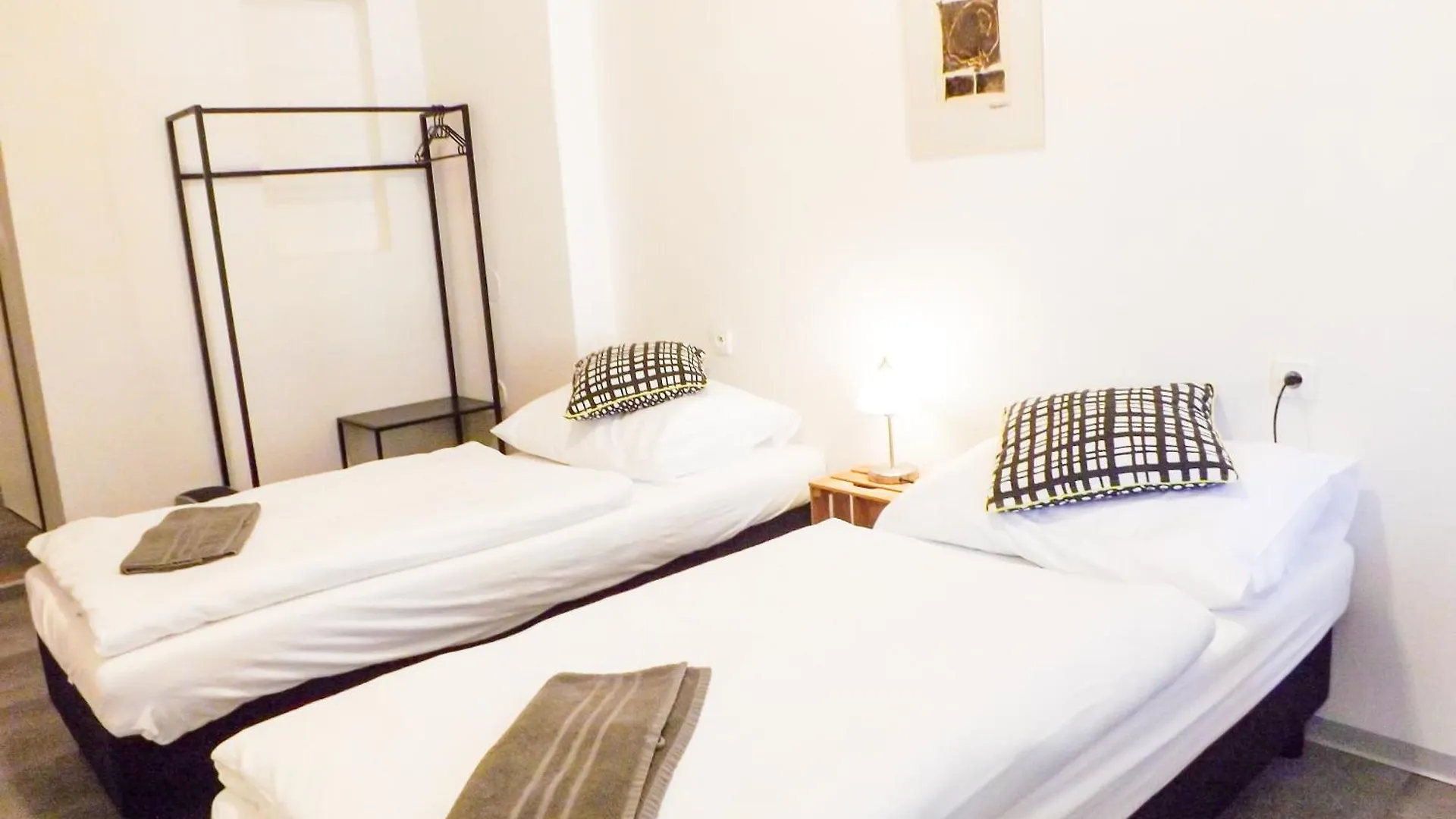 Classic Room E5 Praha 0*,